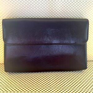 Elegant Classic Vintage Brown Leather envelope Clutch Bag
No brand silk lined